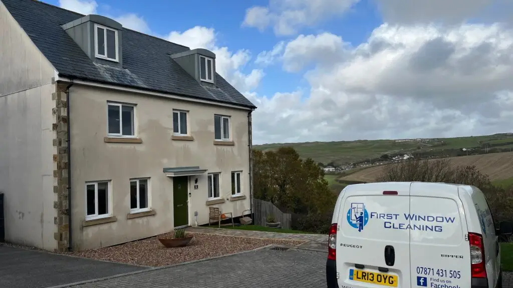 window cleaner working in Perranporth
