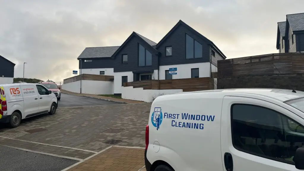 Window cleaning in Perranporth